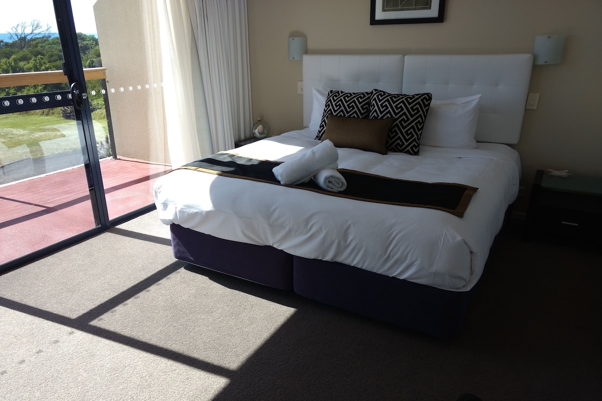 Soundproofing, rollaway beds, bed sheets