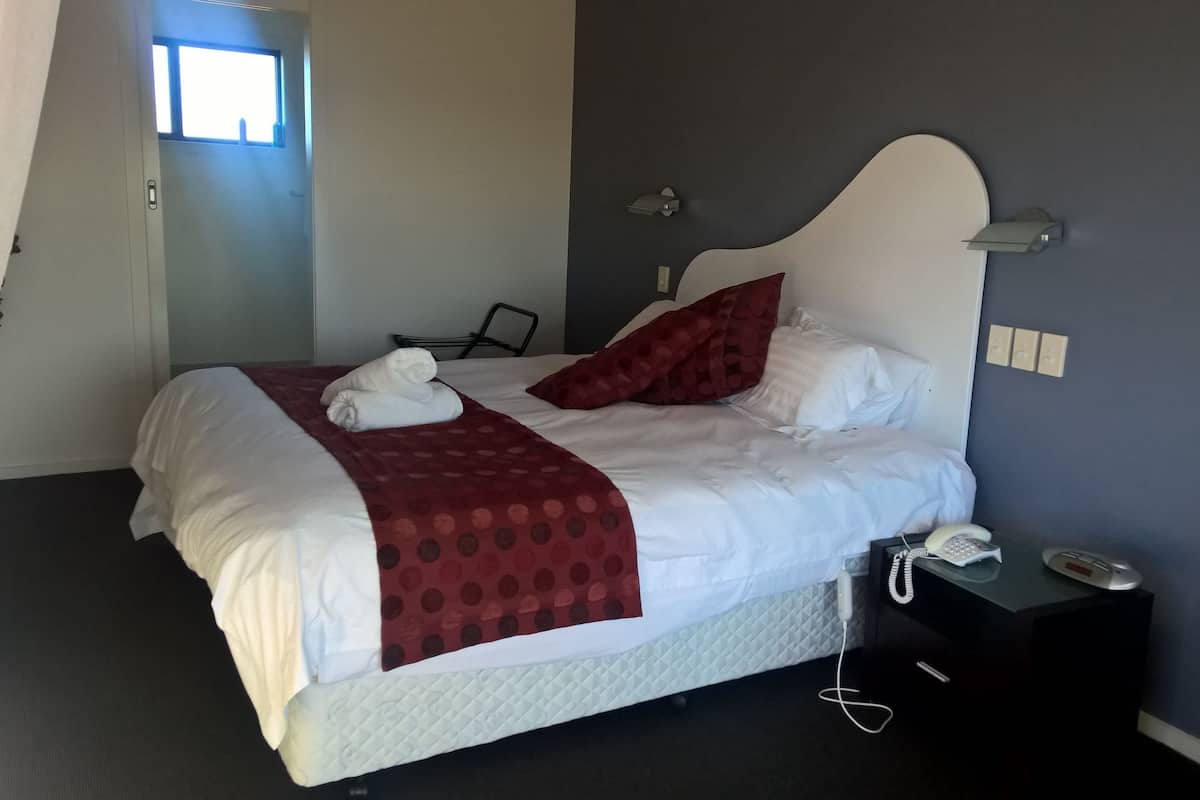 Soundproofing, rollaway beds, bed sheets