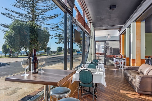 Beachfront Voyager Motor Inn