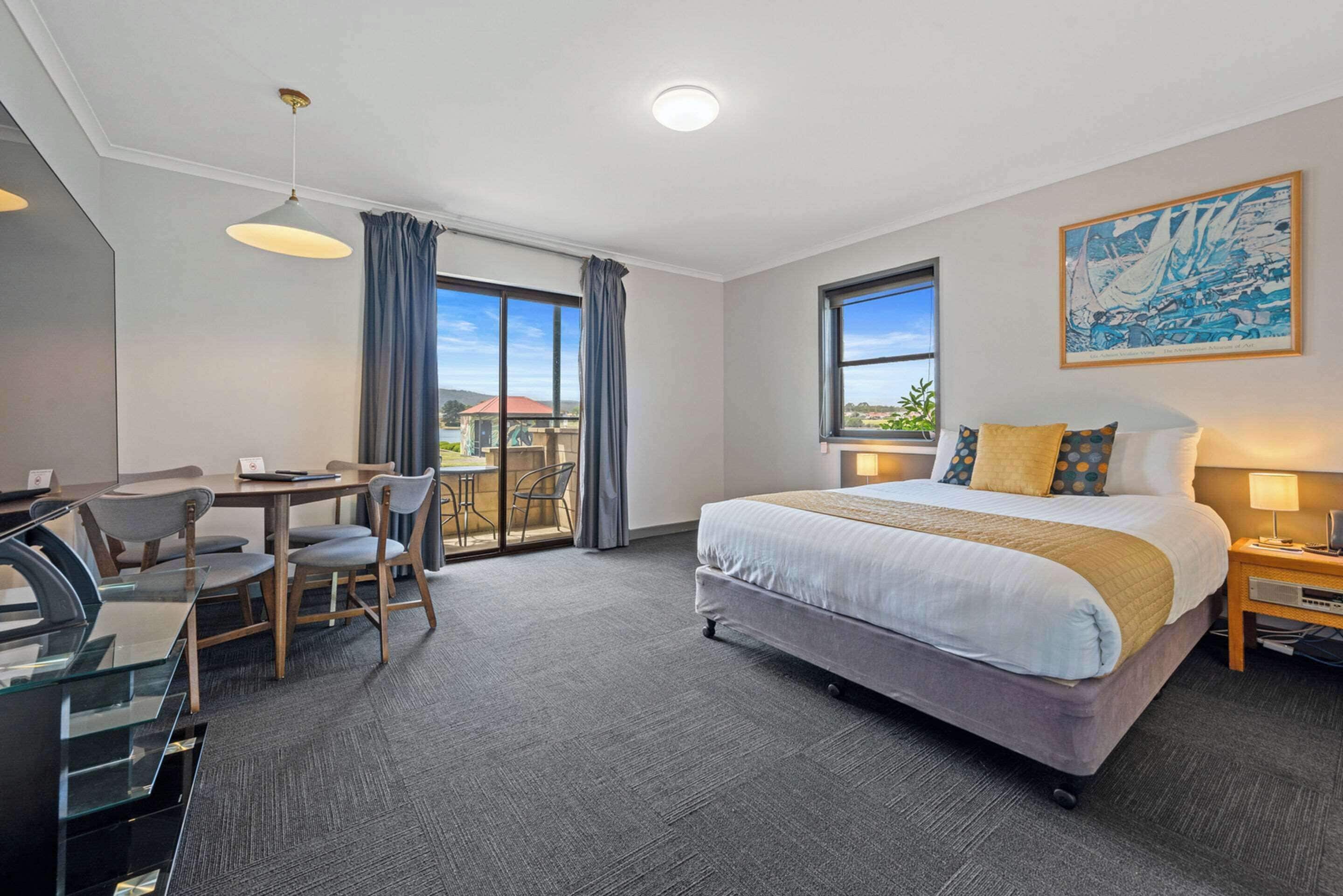 villa, 2 queen beds | blackout curtains, iron/ironing board, free wifi, bed sheets