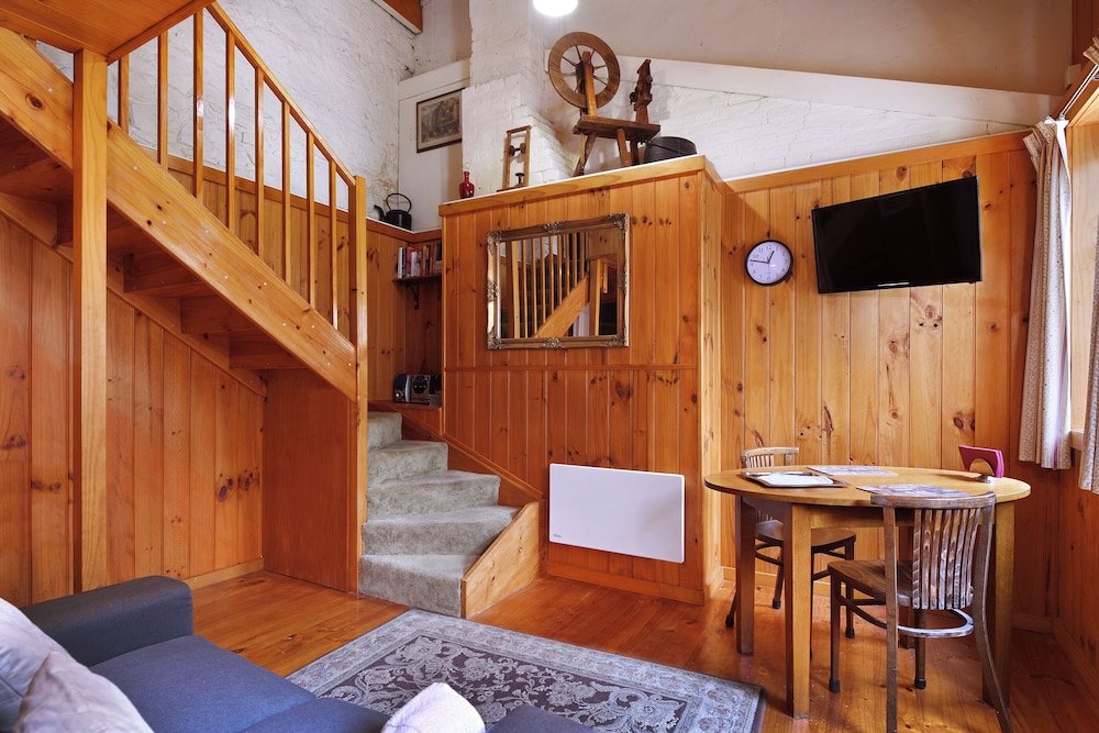 The Lodge on Elizabeth by null