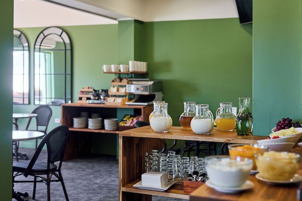 Local cuisine, garden views - Balmoral On York (Launceston)