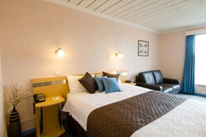 Premium bedding, down duvets, Tempur-Pedic beds, minibar