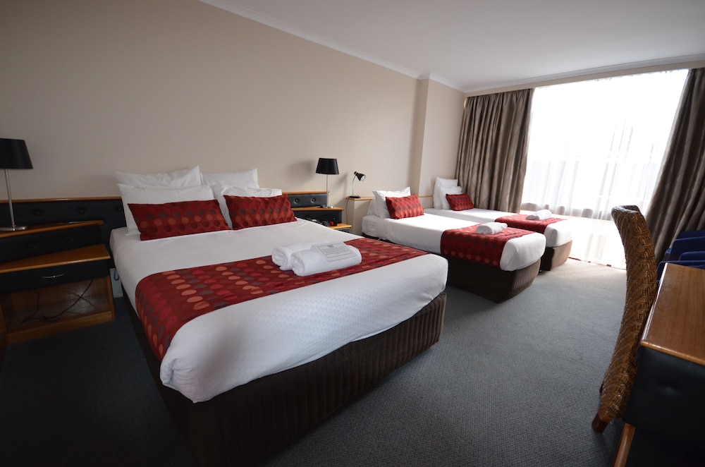 Commodore Regent Hotel by null