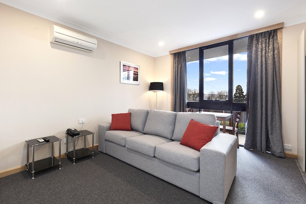 Commodore Regent Launceston by null