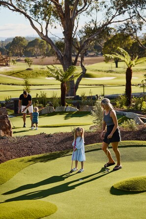 Mini-golf - Country Club Tasmania (Prospect Vale)