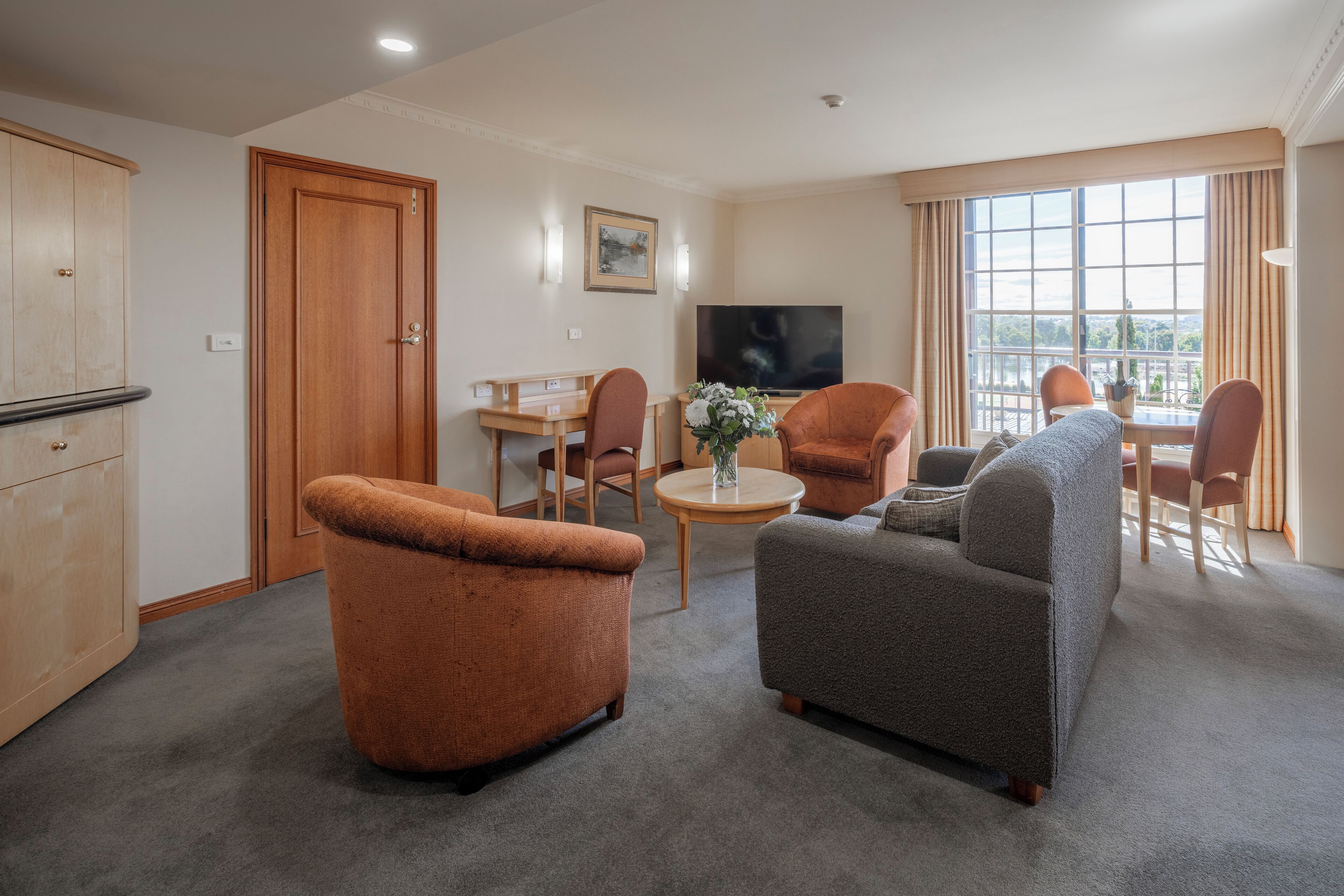 king suite - courtyard area | 1 bedroom, hypo-allergenic bedding, minibar, in-room safe