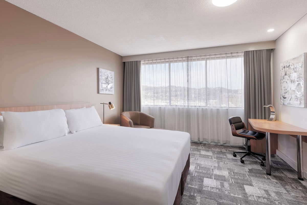 suite, multiple beds, non smoking, corner | 1 bedroom, premium bedding, minibar, in-room safe