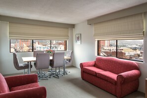 平板电视、收费电影