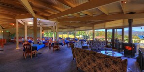 Lunch and dinner served - Port Arthur Motor Inn (Port Arthur)