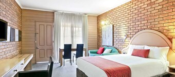 Quality Inn Colonial
