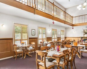 Dining - Quality Inn Colonial (Golden Square)