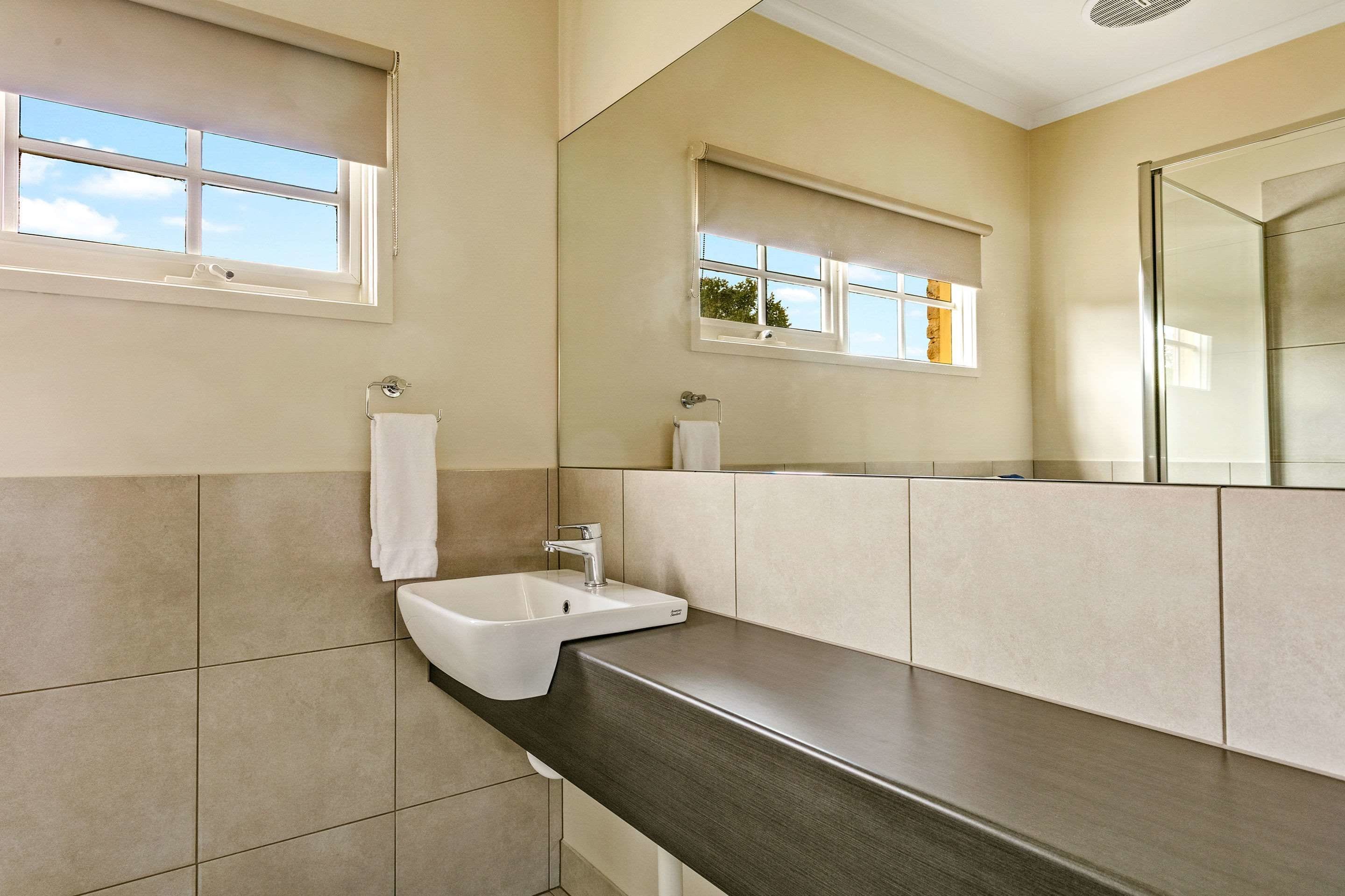 executive queen, larger unit | minibar, in-room safe, desk, soundproofing