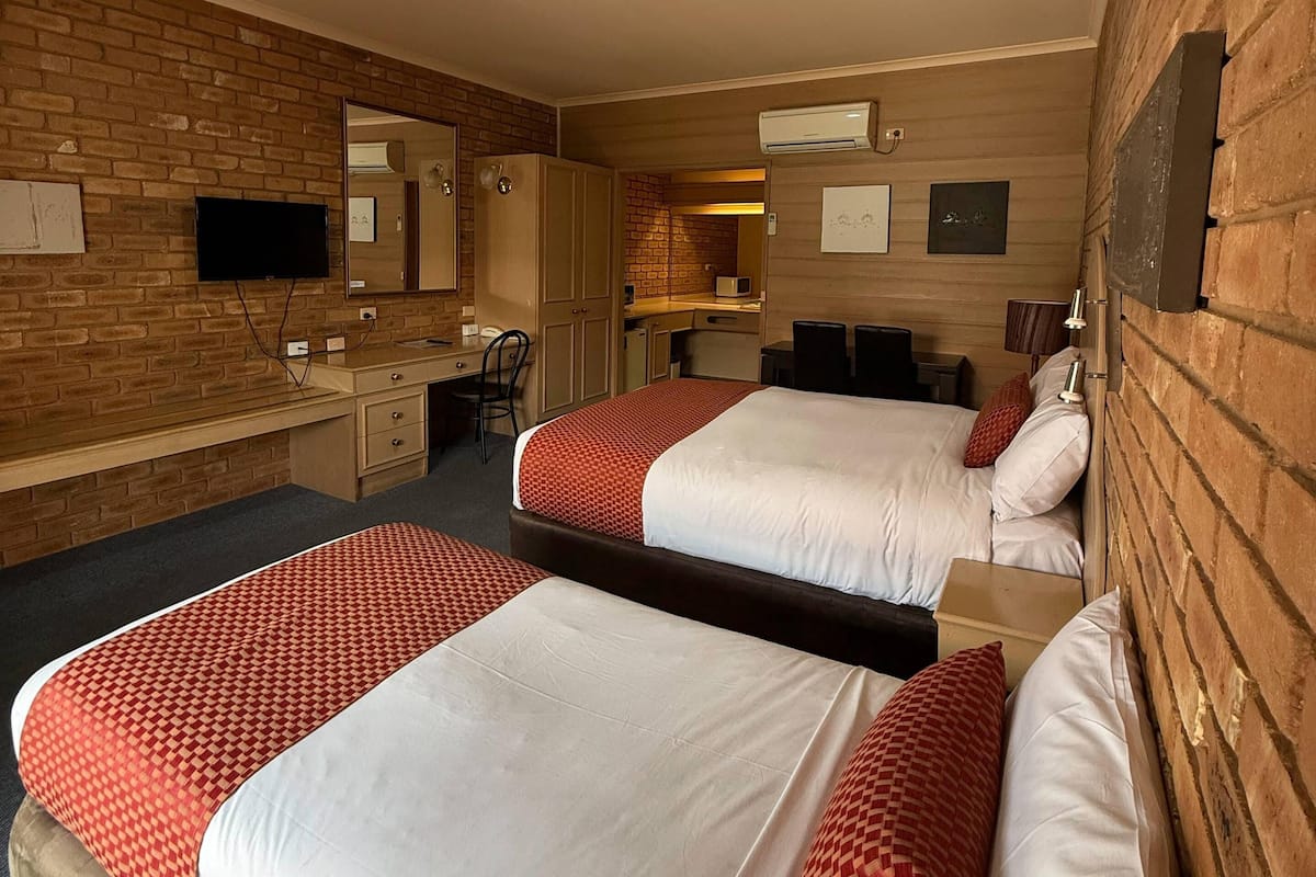 Minibar, in-room safe, desk, soundproofing