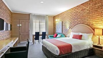 Habitación estándar, 1 cama Queen size, para no fumadores | Minibar, caja de seguridad en la habitación y escritorio