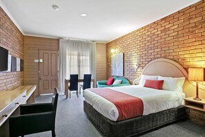 Standard Room, 1 Queen Bed, Non Smoking