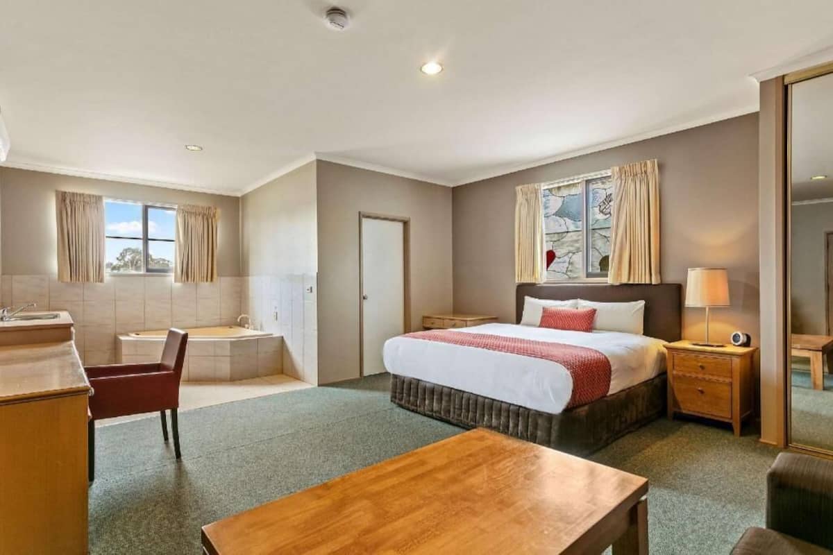 Minibar, coffres-forts dans les chambres, bureau, chambres insonorisées