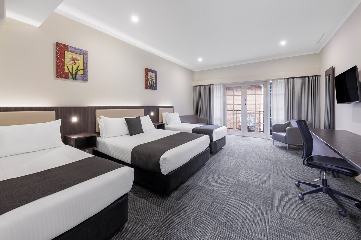 Chambre Familiale (Located Upstairs Only)