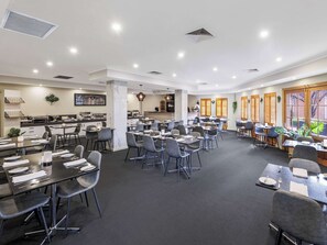 Café da manhã com buffet durante a semana (AUD 25 por pessoa) 