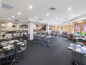Café da manhã com buffet durante a semana (AUD 25 por pessoa)