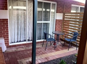 Deluxe-Zimmer, Nichtraucher, Kochnische | Terrasse/Patio