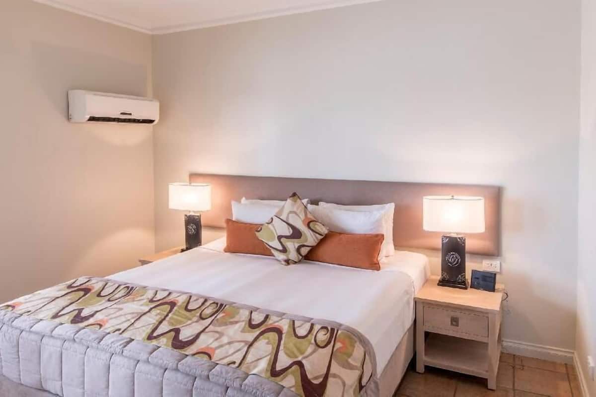 1 bedroom, in-room safe, desk, iron/ironing board