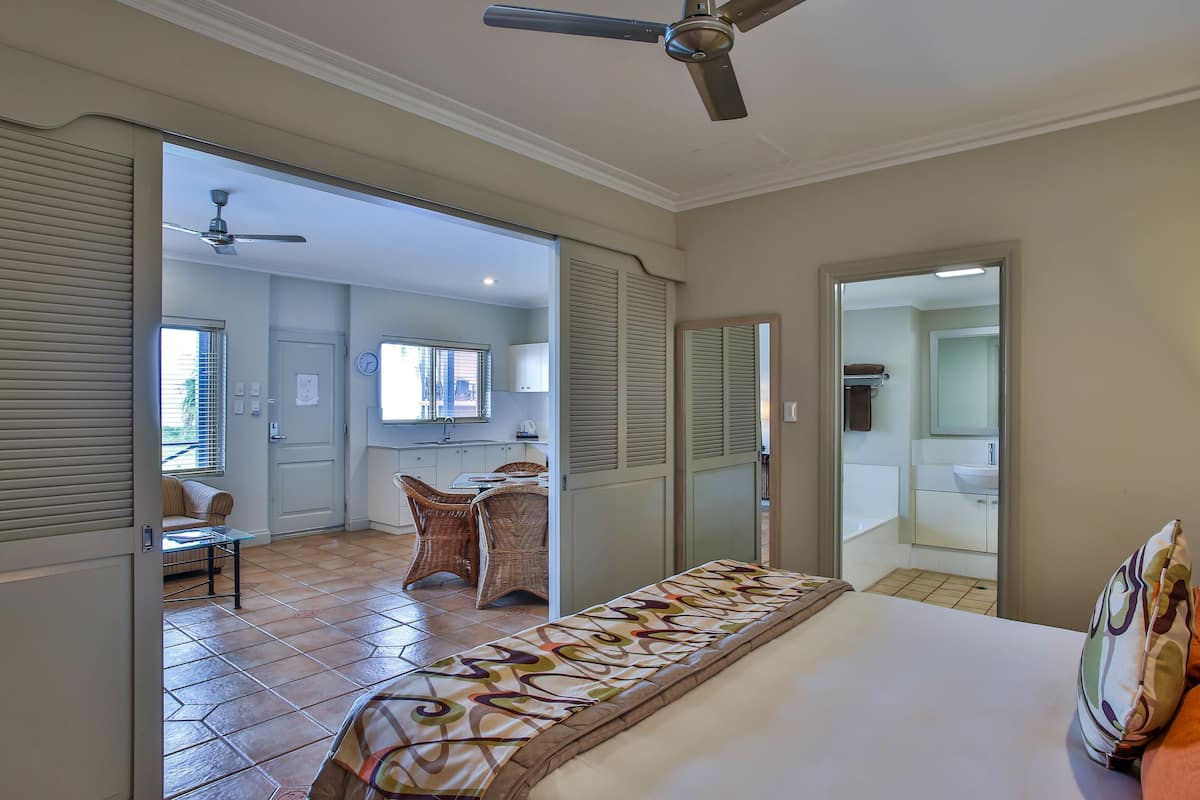 1 bedroom, in-room safe, desk, iron/ironing board