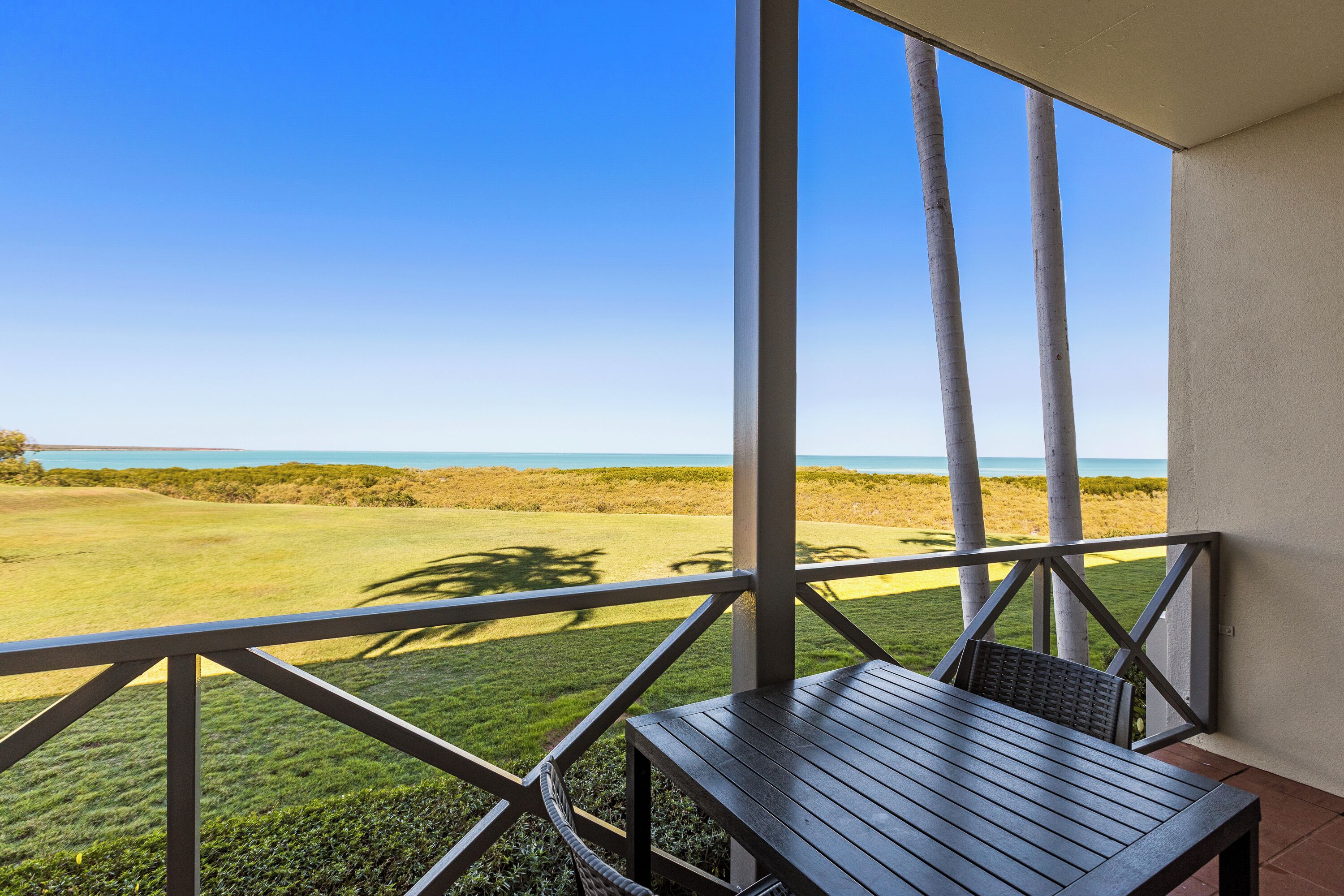 套房, 2 间卧室, 海湾景观 | 1 多间卧室、客房内保险箱、办公桌、熨斗/熨衣板