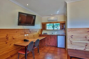 Refrigerador, cafetera/tetera