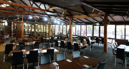 Kimberley Hotel Halls Creek