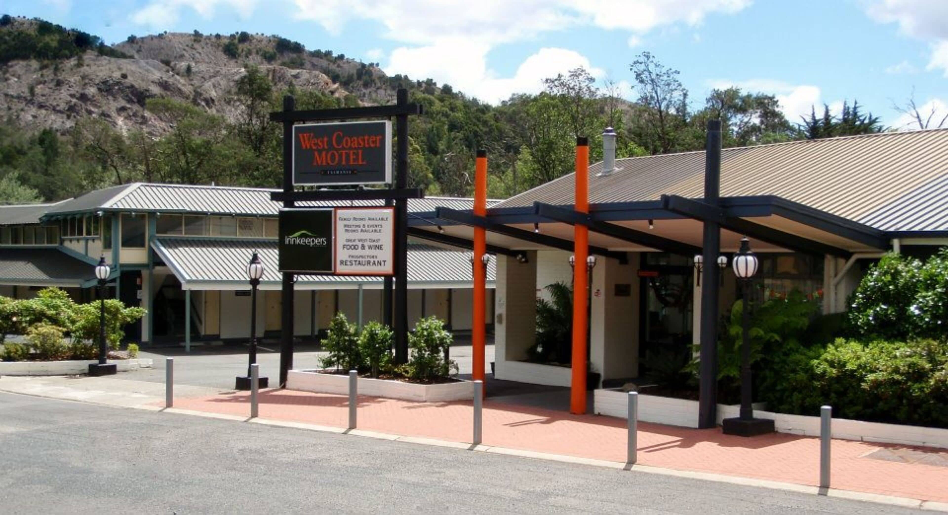 The West Coaster Motel with a restaurant and innkeepers service.