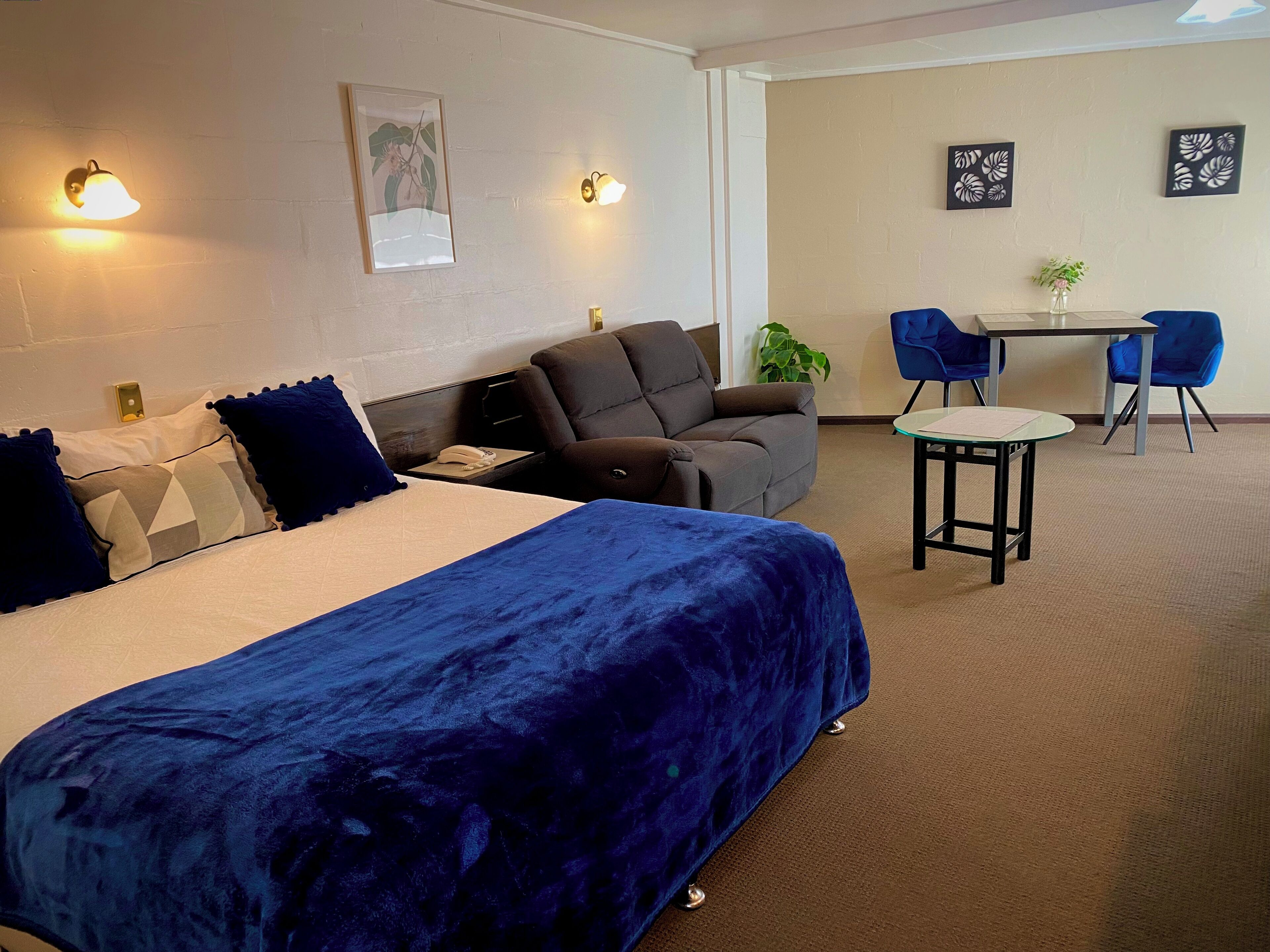 Garden View King Ground Floor | Sengetøy av topp kvalitet og senger med Select Comfort-madrass