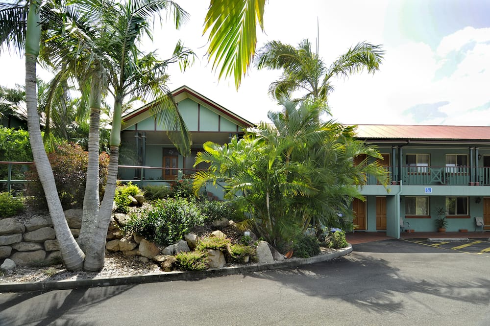 Puffers Inn Logan Motel