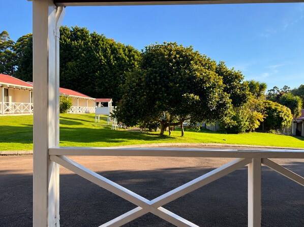 Family Apartment, 2 Bedrooms | Premium bedding, memory foam beds, iron/ironing board, free WiFi - Karri Forest Motel (Pemberton)
