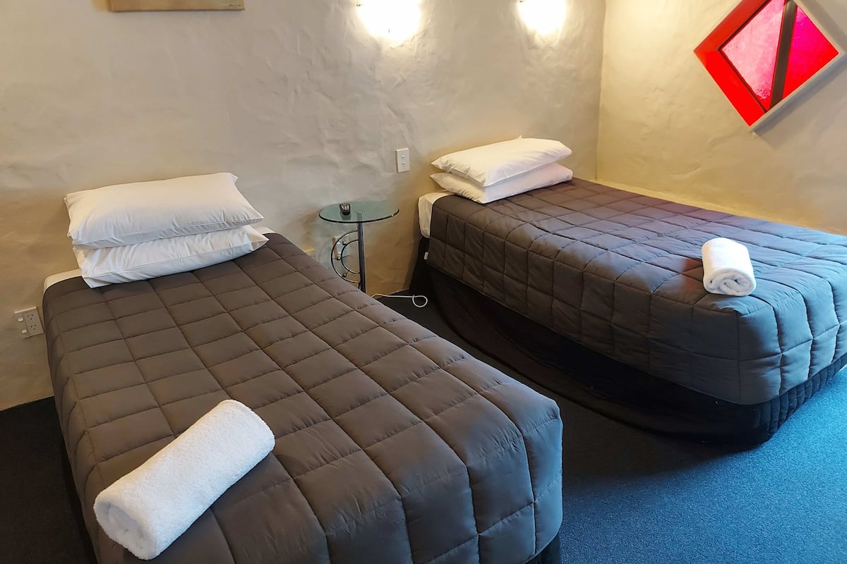 Economy Studio | Soundproofing, iron/ironing board, free WiFi, bed sheets