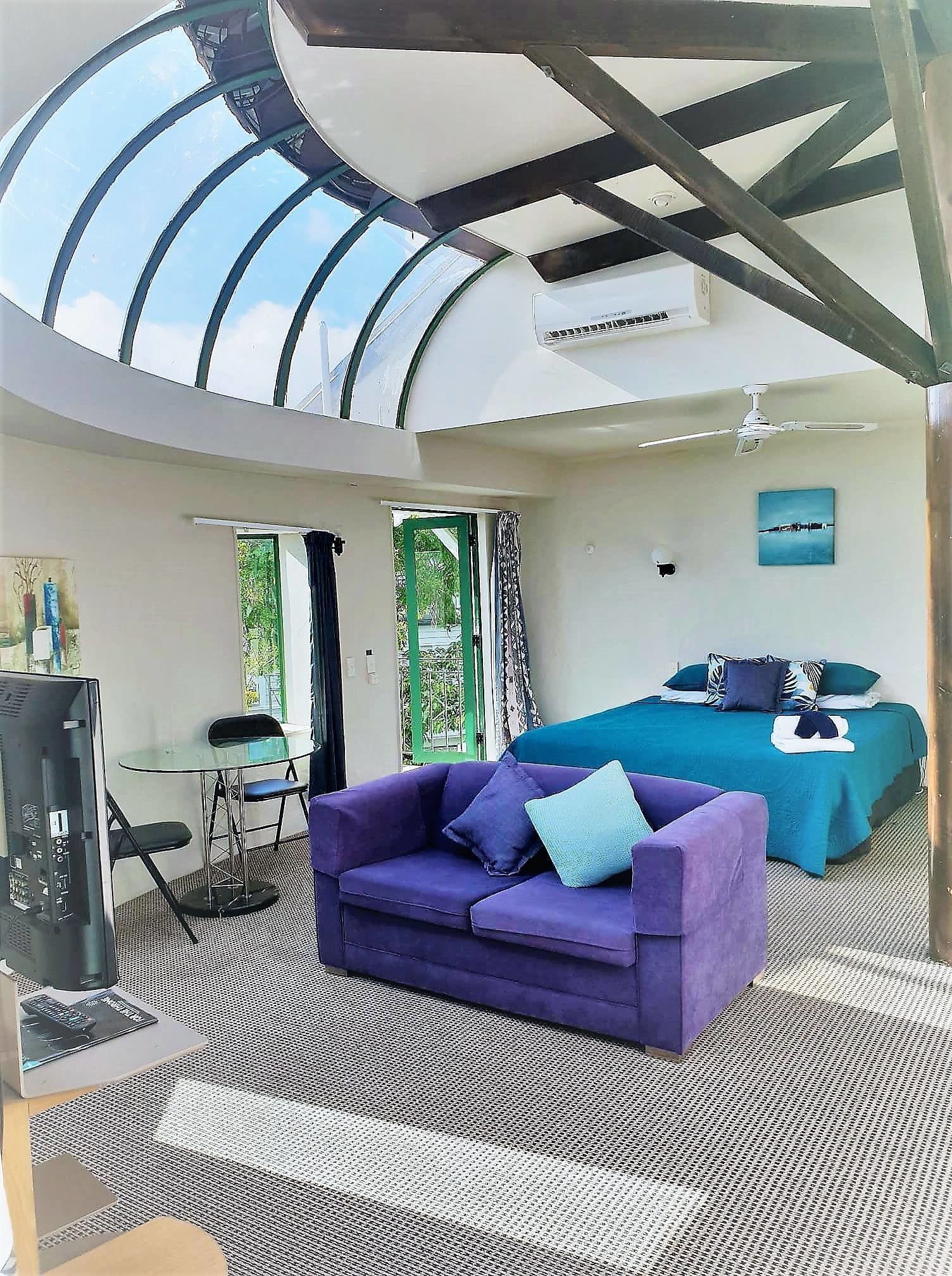 ห้องเก็บเสียง, เตารีด/โต๊ะรีดผ้า, Wi-Fi ฟรี, ผ้าปูที่นอน