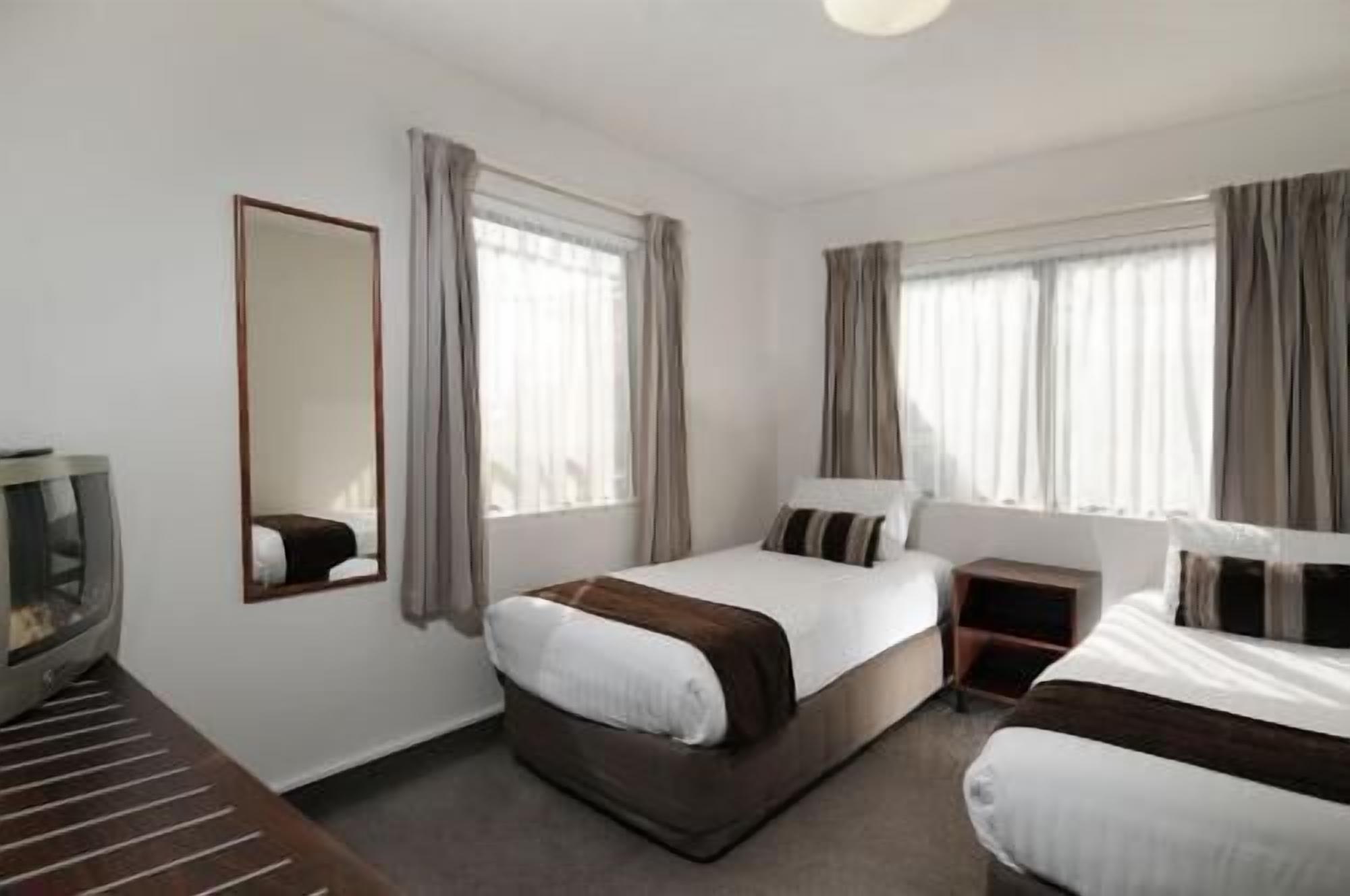 책상, 암막 커튼, 다리미/다리미판, 무료 WiFi