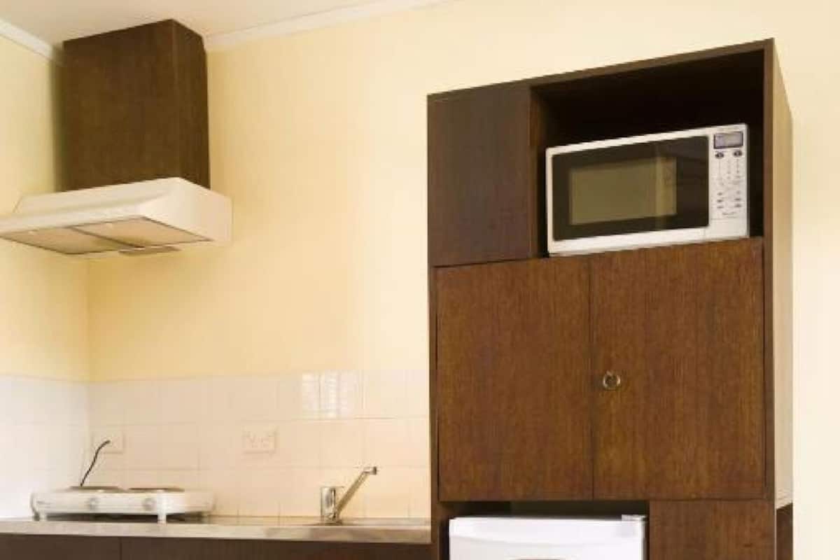 Private kitchen | Mini-fridge