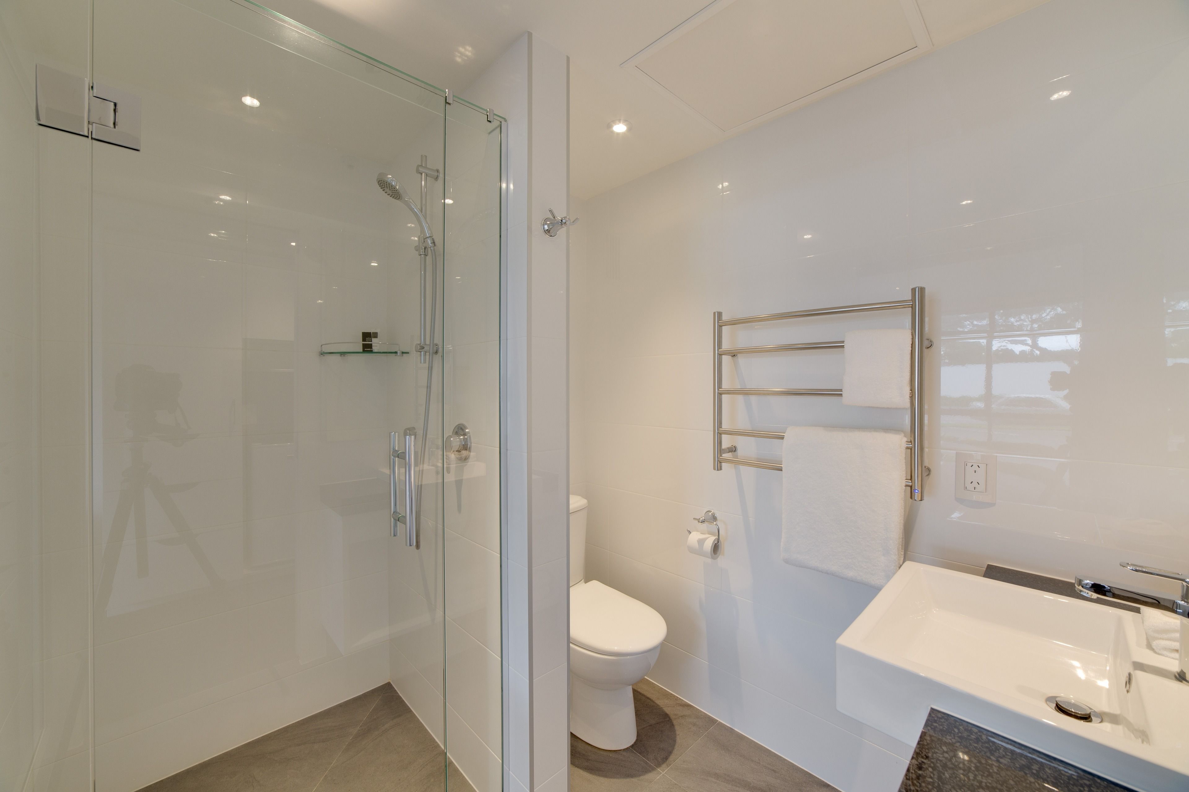 shower, free toiletries, hair dryer, towels