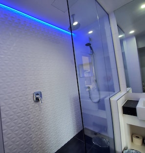 Suite | Bügeleisen/Bügelbrett, kostenloses WLAN, Bettwäsche