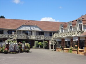 Mặt tiền nơi lưu trú