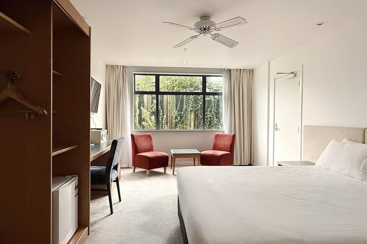 1 chambre, coffres-forts dans les chambres, bureau