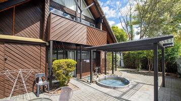 Suite Studio Familiale (with Heated Plunge Pool) | Fer et planche à repasser, Wi-Fi gratuit, draps fournis, réveils