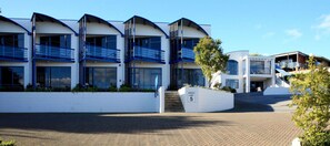 Exterior - Sails On The Lake (Taupo)