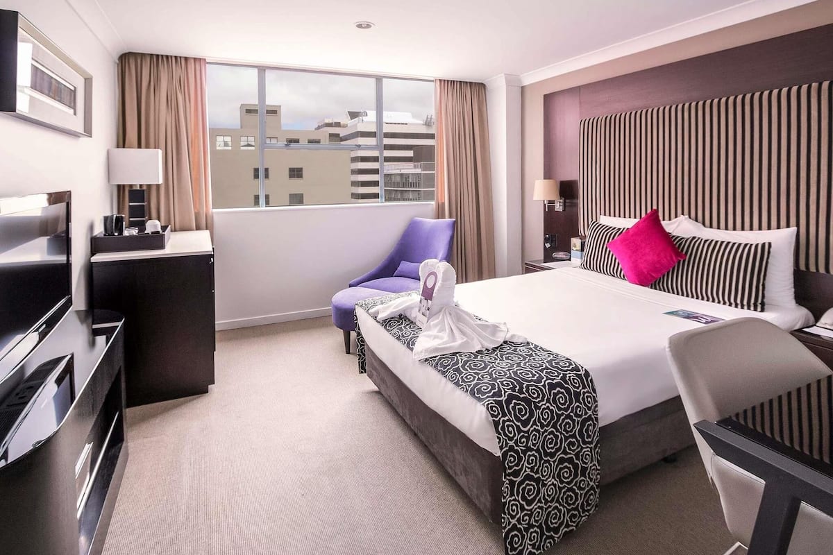 Superior Room, 1 King Bed | Desk, laptop workspace, blackout drapes, iron/ironing board