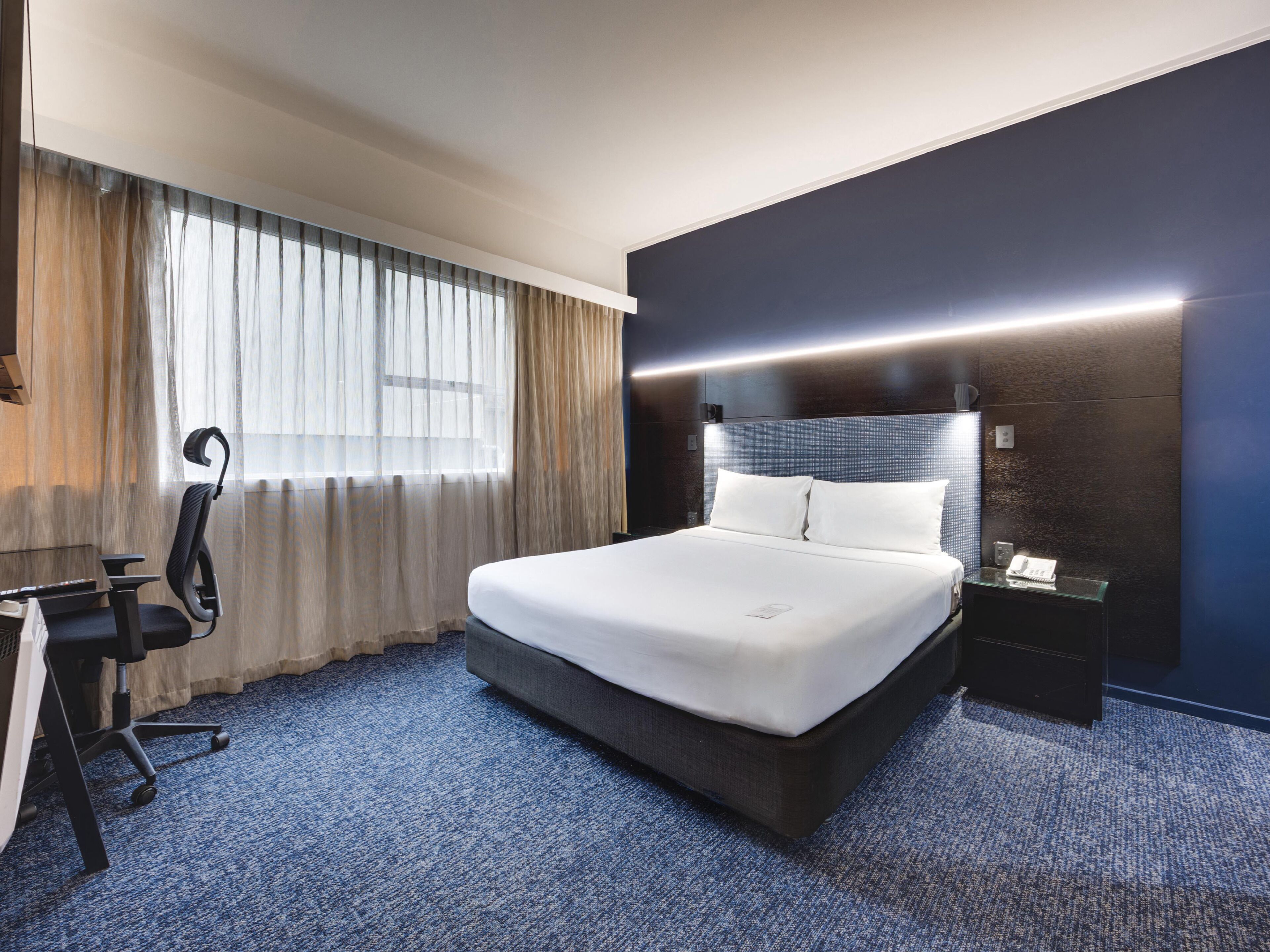 Standard Room, 1 Katil Ratu (Queen) | Meja, ruang kerja komputer riba, langsir/tirai gelap terus 
