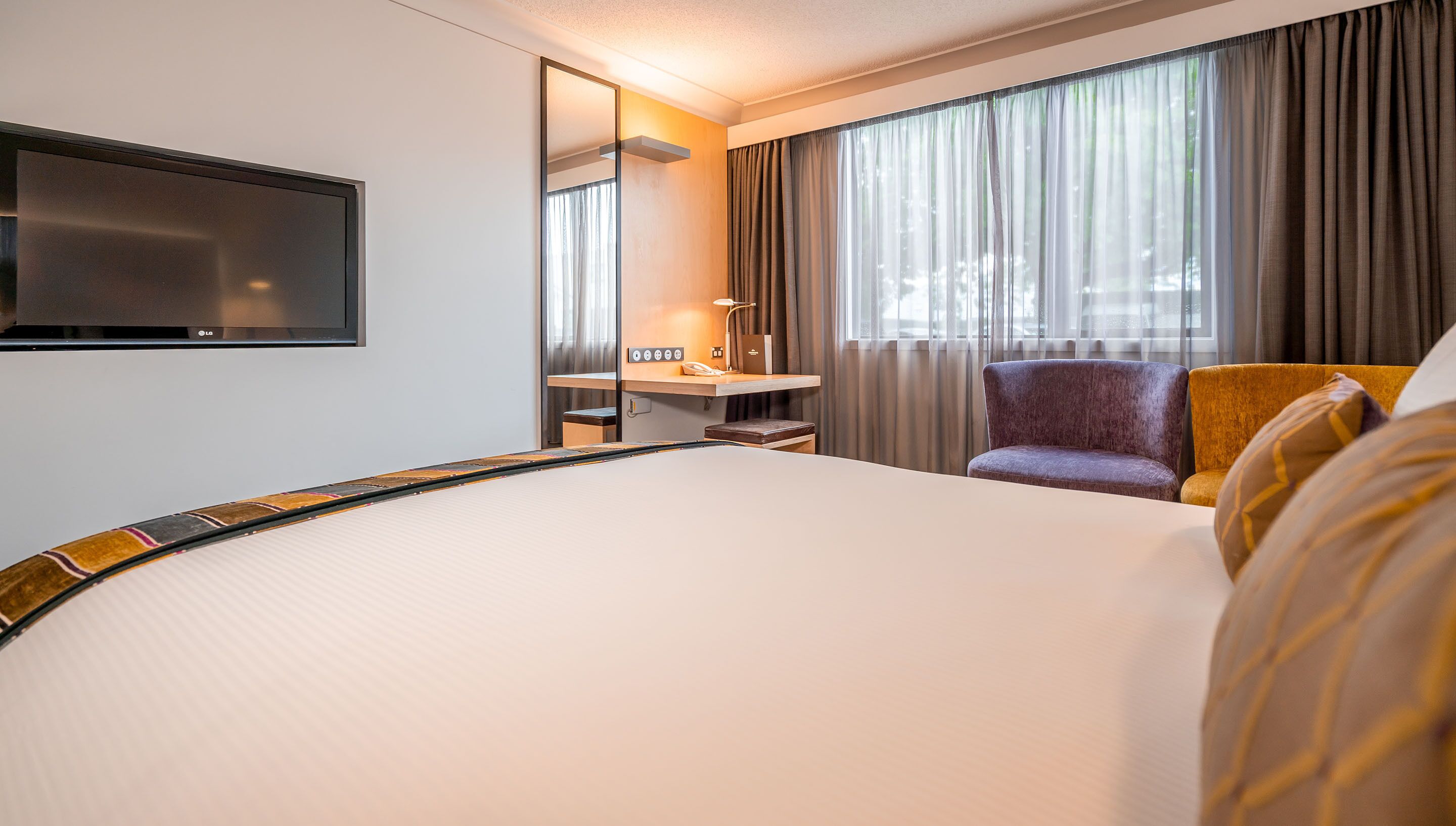 premium bedding, minibar, in-room safe, desk