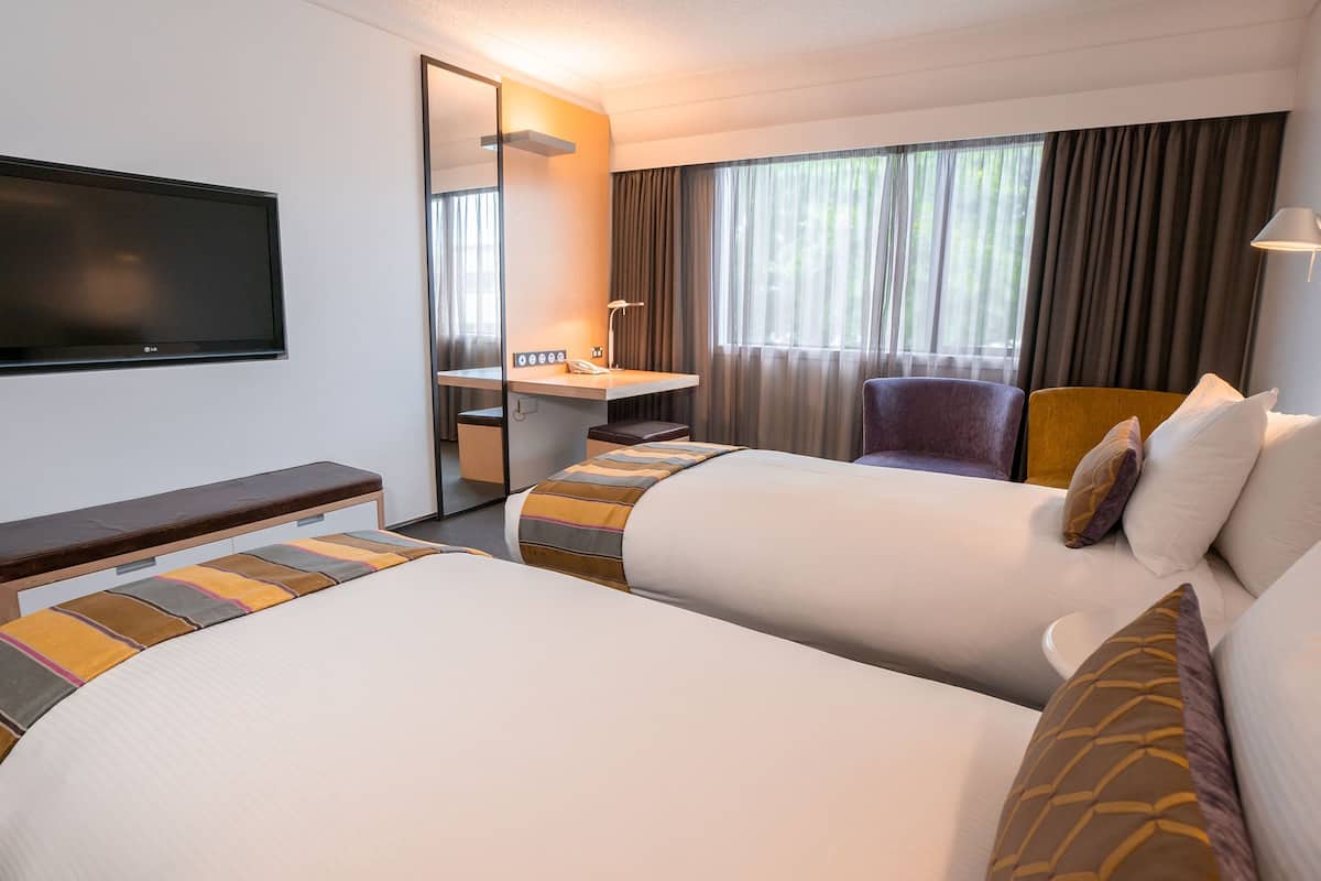 superior twin room | premium bedding, minibar, in-room safe, desk