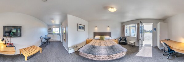 Standard Studio, Kitchen (Studio) | In-room safe, iron/ironing board, free WiFi, bed sheets