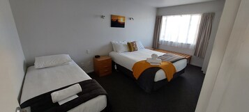 One-Bedroom Apartment | In-room safe, iron/ironing board, free WiFi, bed sheets
